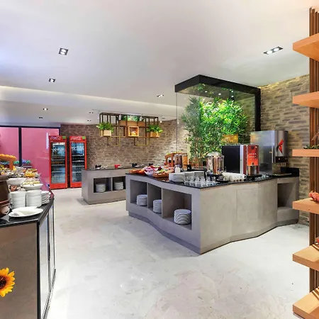Ibis Styles Atasehir Hotel 4*