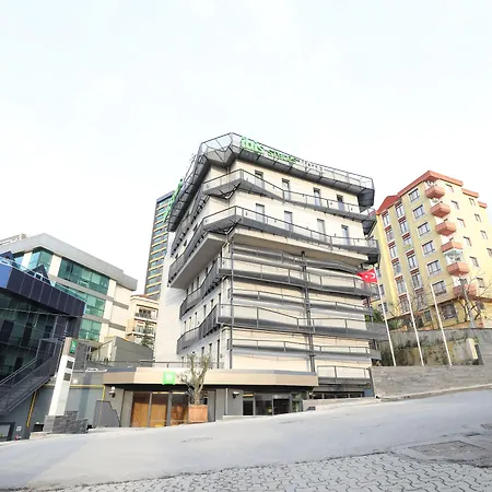 Ibis Styles Atasehir Otel 4*
