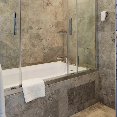 Ibis Styles Atasehir ホテル