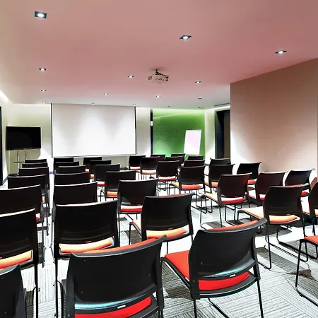 Ibis Styles Atasehir מלון 4*