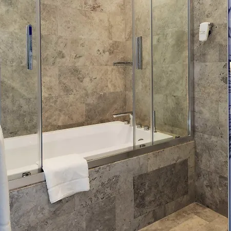 Ibis Styles Atasehir 4*