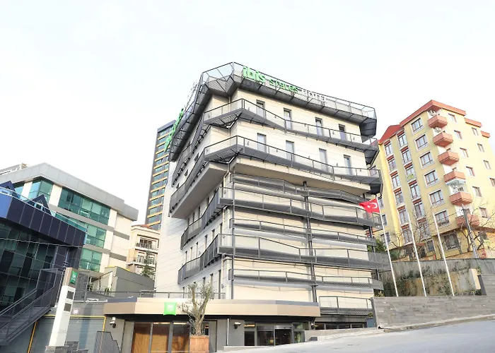 Ibis Styles Atasehir Hotel 4*